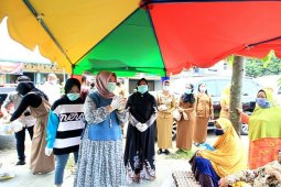 Sambut Ramadhan Bupati Langkat dan keluarga bagikan sembako