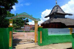Warga Muslim di sejumlah desa di Maluku gelar tarawih 1 Ramadhan 1441 H