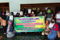 MA kabulkan PK tenaga honorer Nganjuk jadi PNS (Video)