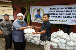 Huzein SBN salurkan bantuan paket Sembako