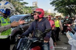 Polrestabes Bandung keluarkan 50 blanko pelanggaran hari pertama PSBB
