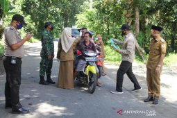 Wabup HST kunjungi posko bersama pemantauan dan pengendalian COVID-19