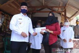 Wagub Banten dan Bupati Serang pantau penyaluran KKS