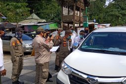 Satpol PP Paser tinjau Posko COVID-19 di dua titik perbatasan