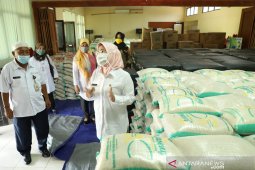 Pemkab Serang distribusikan bantuan bagi warga terdampak COVID-19