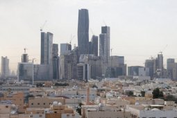 Pusat perbelanjaan dan pasar mulai dipenuhi warga Arab Saudi
