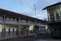 Santri Pesantren Mahfilud Dluror dan sebagian warga Jember-Bondowoso mulai berpuasa Kamis ini