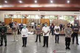 Kemenparekraf serahkan bantuan untuk pekerja pariwisata di Yogyakarta