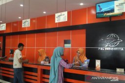 Layanan kilat expres kantor pos terdampak penutupan sementara penerbangan komersil