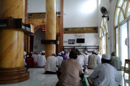 Kaum muslim ganti jumatan dengan shalat dzuhur berjemaah