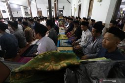 Shalat Tarawih Pertama di Ponpes Lirboyo
