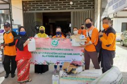 Ikatan Istri Karyawan BPJAMSOSTEK Banuspa bantu APD COVID-19