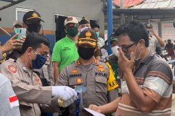 Kapolres Bangka Barat cek pelaksanaan larangan mudik di Pelabuhan Tanjungkalian