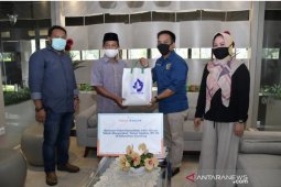 Pupuk Kaltim salurkan paket sembako kepada mitra kerja