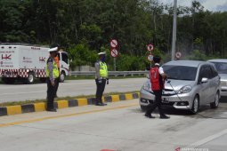 HK siagakan truk disinfektan dan ambulan di GT Simpang Pematang