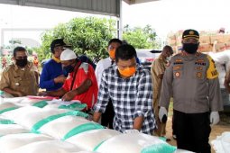 Tanjabtim mulai distribusikan bantuan jaring sosial di tiga kecamatan