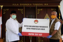 Menhan serahkan 5.000 "rapid test kit" untuk Kota Bekasi