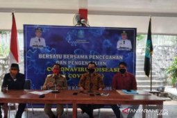 Bupati Bangka apresiasi pengusaha salurkan bantuan APD untuk tenaga medis