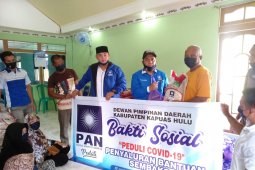 Partai Amanat Nasional bagikan sembako dan masker di Putussibau Selatan