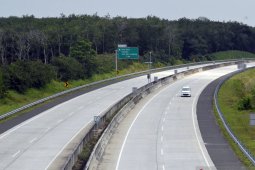 Satu petugas Gerbang Tol Simpang Pematang dirawat di Palembang