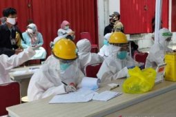 Ratusan pedagang dan pengunjung Pasar Bogor ikuti rapid test secara acak