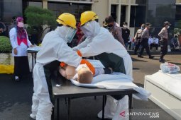 Polisi dan TNI di Sumedang latihan pemulasaran jenazah pasien COVID-19