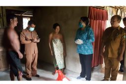 PKK Kalbar dan Sekadau bagikan paket sambako untuk warga yang sakit terdampak COVID-19