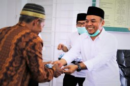 Baznas Labuhanbatu salurkan zakat untuk 11 Masjid