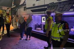 Sopir bus kepergok polisi sembunyikan pemudik, awalnya mengaku tidak bawa penumpang