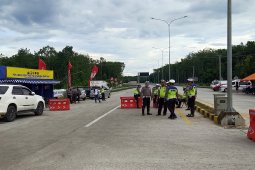 Hendak mudik melewati Mesuji Lampung, bus dan mobil pribadi dipaksa putar balik