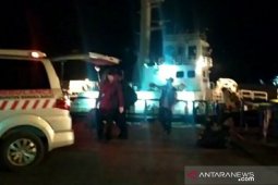Delapan ABK dijemput tim medis Tim Gugus COVID-19 Bangka Barat