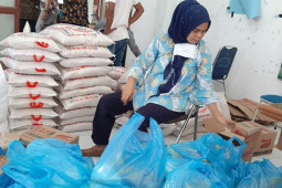 Begini cara pasar murah layani pembeli ditengah pandemi COVID-19