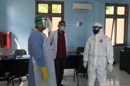 Curhat paramedis, sering dikatakan 'orang gila' saat tracing pasien corona