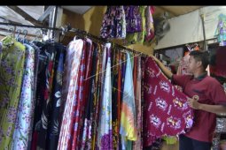 Penjualan mukena khas Bali menurun