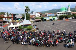 Pemudik dari Bali antre di Ketapang