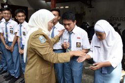 Gubernur Khofifah bangga siswa Jatim paling banyak lolos SNMPTN