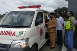 Adaro serahkan ambulans khusus pasien COVID-19