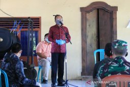 Koster datangi Serokadan pastikan pangan masyarakat yang diisolasi itu aman