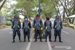 Petugas kebersihan Bone Bolango dilengkapi APD