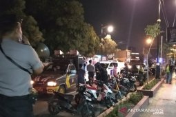 Petugas gabungan gelar razia jelang PSBB parsial Cianjur