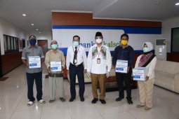 Bank Kalsel serahkan 2.950 paket sembako, inilah porsi masing-masing daerah