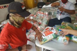 PMI distribusikan 40 ribu paket sembako kepada warga terdampak corona di Jakarta