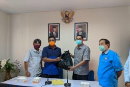 BPJAMSOSTEK Denpasar berikan 200 paket bahan pokok untuk pekerja ter-PHK
