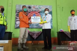 PT Arutmin bantu APD medis Pemkab Tanah Laut