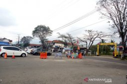 PSBB Jawa Barat - Kendaraan bebas keluar masuk di perbatasan Garut