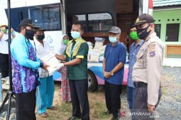 Bupati serahkan 500 kilogram beras ke Desa Takisung