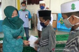 Pengurus panti sampai terharu terima santuan