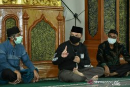 Gubernur Erzaldi ajak masyarakat Desa Rias putus rantai penyebaran COVID-19