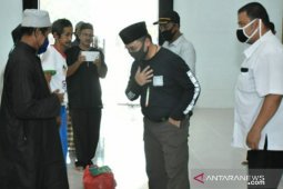 Gubernur Babel bagikan bantuan dan silaturahmi dengan warga Desa Gudang