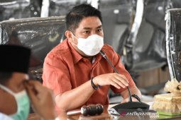 Legislator : APD kebutuhan dasar dokter menangani COVID-19
